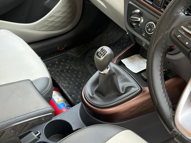 Second-hand 2023 Hyundai Aura SX CNG for sale in Thane-6