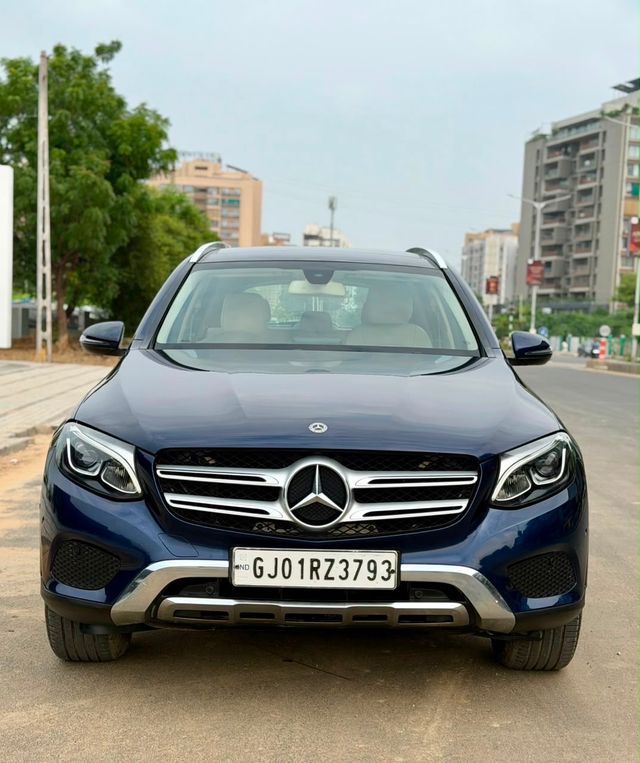 Mercedes-Benz GLC 220d 4MATIC Sport Second-hand 2017 Mercedes-Benz GLC 220d 4MATIC Sport for sale in Ahmedabad