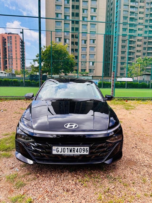 Hyundai Verna एसएक्स IVT Second-hand 2024 Hyundai Verna एसएक्स IVT for sale in Ahmedabad