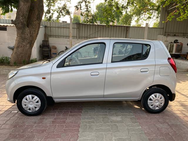 https://images10.gaadi.com/usedcar_image/1A8FD64E-6106-4A53-86C0-1EDBFB7A42A3/original/aaeadb8e-bb2b-4ee3-964c-35de056808fc.jpg?imwidth=6401