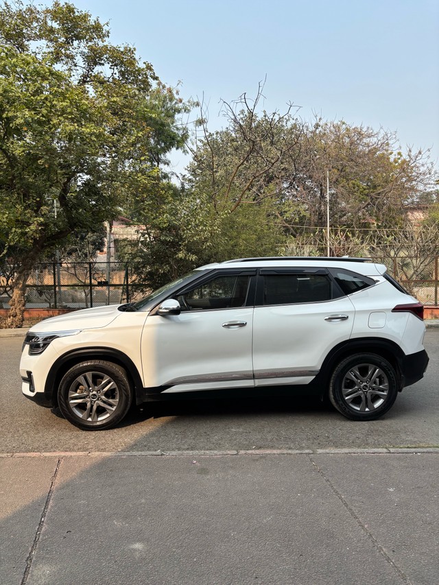 Second-hand 2020 Kia Seltos HTX IVT G for sale in New Delhi-3