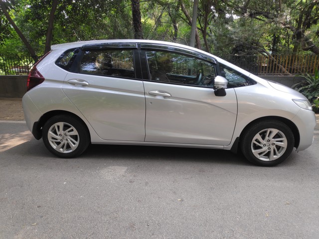Second-hand 2018 Honda Jazz 1.2 V i VTEC for sale in New Delhi-1