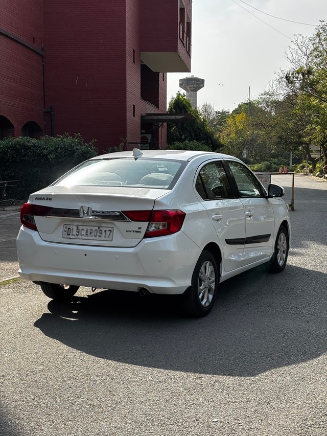 Second-hand 2018 Honda Amaze V CVT Petrol BSIV for sale in New Delhi-7