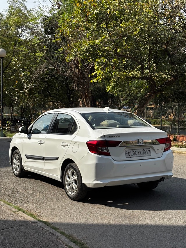 Second-hand 2018 Honda Amaze V CVT Petrol BSIV for sale in New Delhi-5
