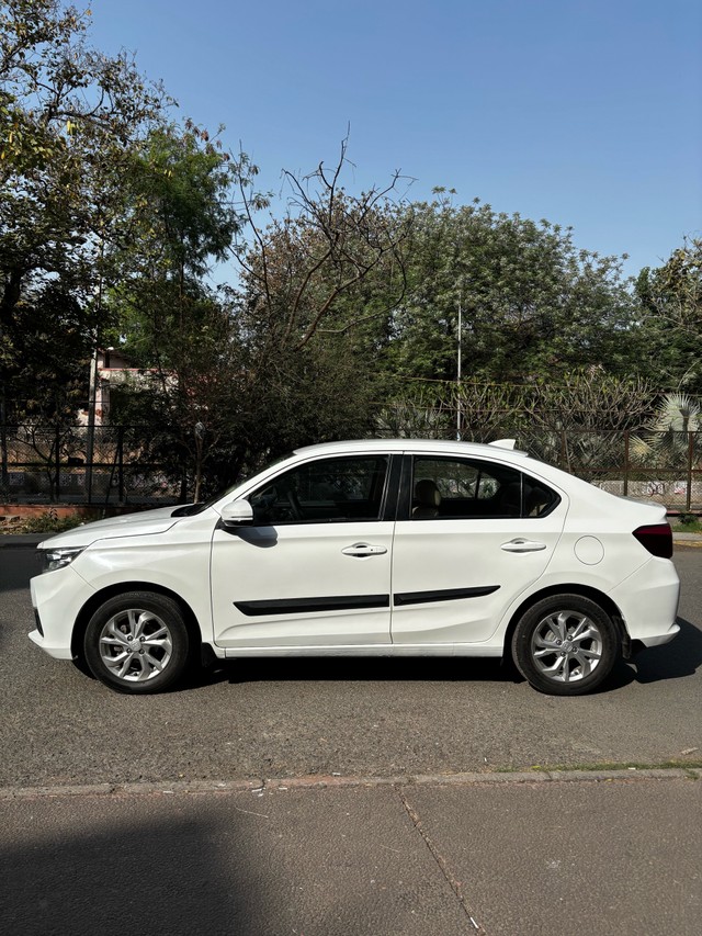 Second-hand 2018 Honda Amaze V CVT Petrol BSIV for sale in New Delhi-4