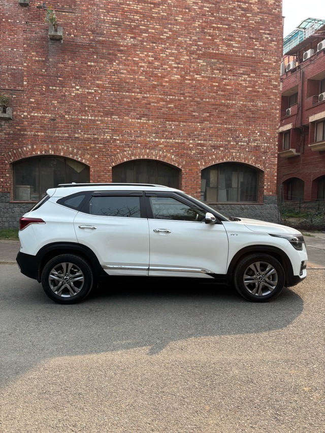 Second-hand 2020 Kia Seltos HTX IVT G for sale in New Delhi-1