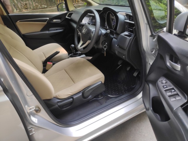 Second-hand 2018 Honda Jazz 1.2 V i VTEC for sale in New Delhi-8