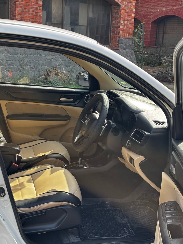 Second-hand 2018 Honda Amaze V CVT Petrol BSIV for sale in New Delhi-8