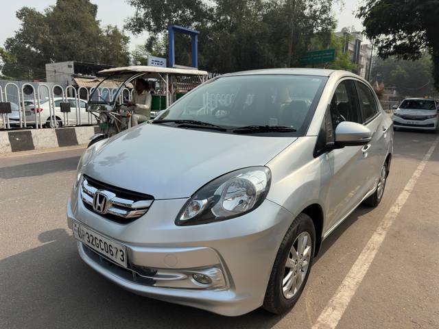 https://images10.gaadi.com/usedcar_image/239A2F82-783F-467F-B311-23A60054EE08/original/6d27defb-4052-4a9e-8a97-460da7196bfe.jpg?imwidth=6401