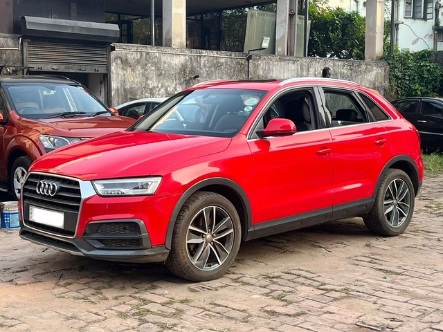 Second-hand 2018 Audi Q3 30 TFSI Premium FWD for sale in Kolkata-2