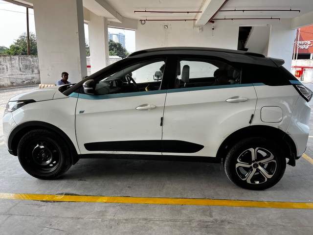 Tata Nexon EV XZ Plus LUX - Photo 6
