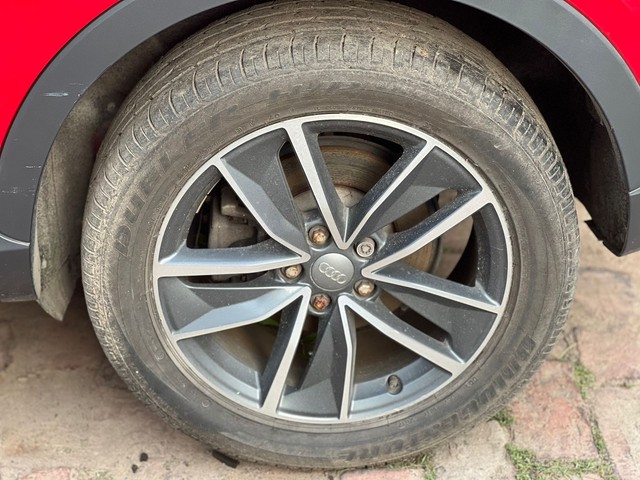 Second-hand 2018 Audi Q3 30 TFSI Premium FWD for sale in Kolkata-5