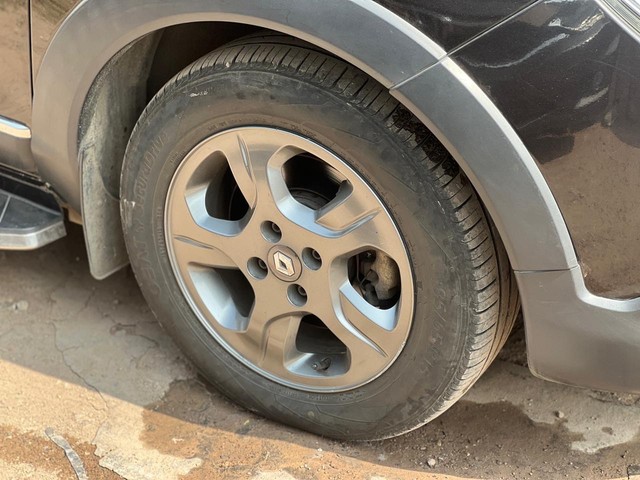 Second-hand 2019 Renault Lodgy Stepway 110PS RXZ 8S for sale in Kolkata-4