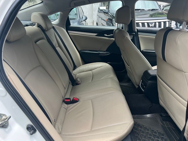 Second-hand 2019 Honda Civic VX for sale in Kolkata-10