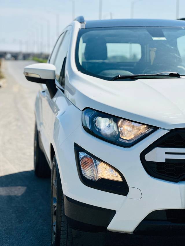 https://images10.gaadi.com/usedcar_image/29C56742-35CA-44CD-A475-DA179D5F87A6/original/1ad055c8-41ed-4b79-aab3-d08f8be87b2b.jpg?imwidth=6400