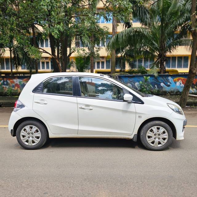 https://images10.gaadi.com/usedcar_image/29E1576B-C63C-4F06-B355-9164633DAF34/original/a81da45a-19d5-4089-8059-ee1f318a6eb1.jpg?imwidth=6401
