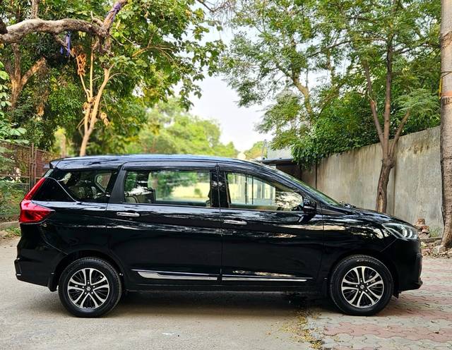 https://images10.gaadi.com/usedcar_image/2AC3C9B1-9CCE-4D48-A2A3-E72A95B27A43/original/040e45bf-a56f-4014-953f-7abe6ef30cd9.jpg?imwidth=6401
