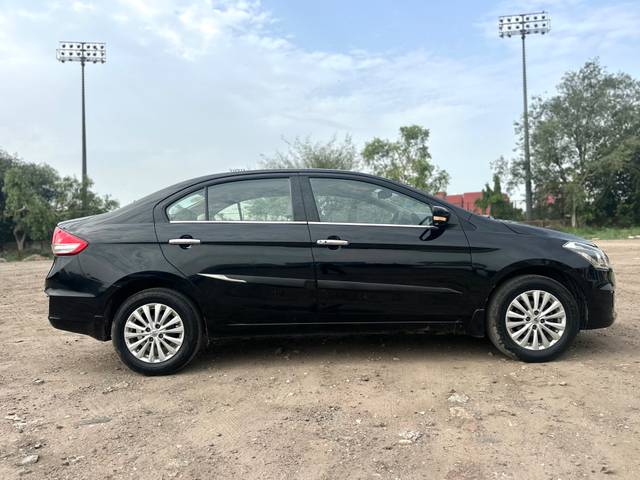 https://images10.gaadi.com/usedcar_image/2AC3C9B1-9CCE-4D48-A2A3-E72A95B27A43/original/30e10127-b49e-4293-a21d-c2fed4f2d8f3.jpg?imwidth=6401