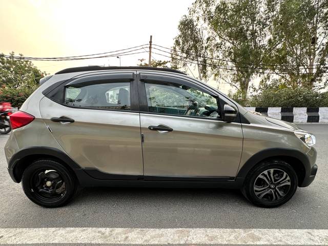 https://images10.gaadi.com/usedcar_image/2AC3C9B1-9CCE-4D48-A2A3-E72A95B27A43/original/3843de47-9e2a-403f-9384-df343c2544d8.jpg?imwidth=6401