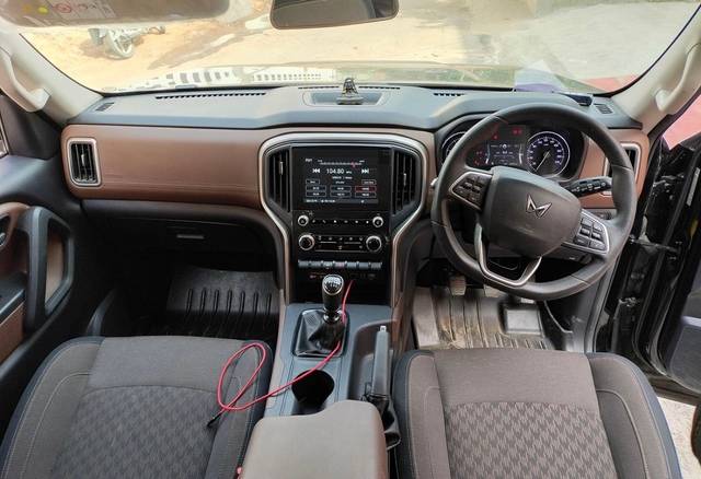 https://images10.gaadi.com/usedcar_image/2AC3C9B1-9CCE-4D48-A2A3-E72A95B27A43/original/6ee13049-ba80-4090-a6bd-0ed09c0c881e.jpg?imwidth=6402
