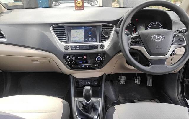 https://images10.gaadi.com/usedcar_image/2AC3C9B1-9CCE-4D48-A2A3-E72A95B27A43/original/71f84f6b-334b-4a98-8630-971c785f614a.jpg?imwidth=6401