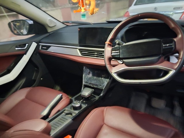 Second-hand 2025 Tata Curvv Accomplished S Hyperion DCA for sale in New Delhi-2