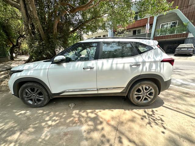 https://images10.gaadi.com/usedcar_image/2AC3C9B1-9CCE-4D48-A2A3-E72A95B27A43/original/b3dc2de6-58f1-4649-898a-e98bbdb2a401.jpg?imwidth=6402