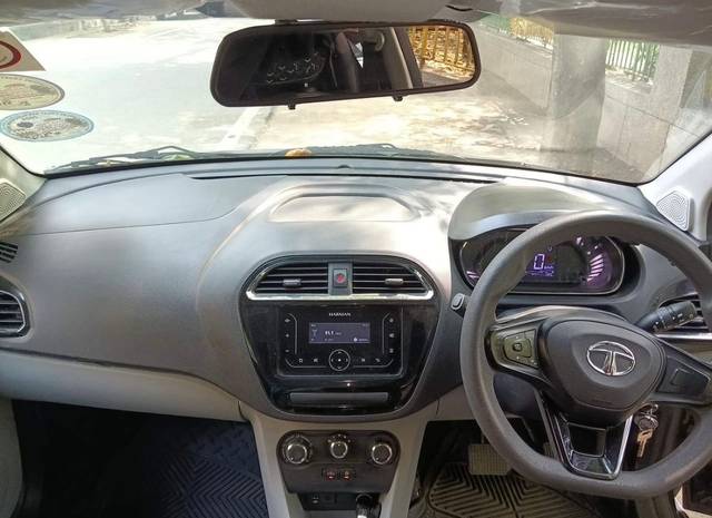 https://images10.gaadi.com/usedcar_image/2AC3C9B1-9CCE-4D48-A2A3-E72A95B27A43/original/b4655a0b-e8a3-4bc2-900c-2a2782aa2f8b.jpg?imwidth=6402