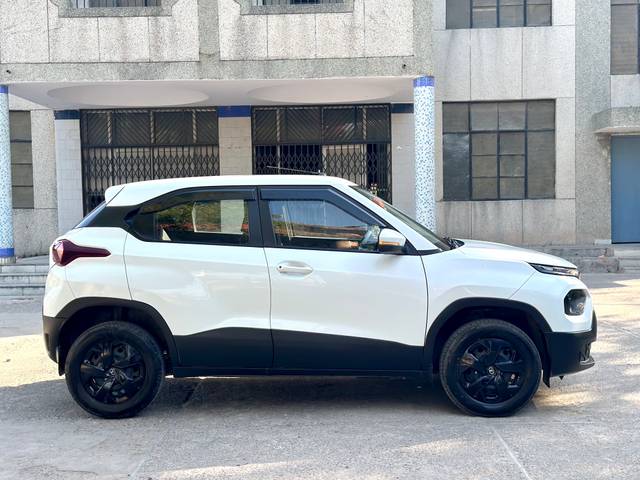 https://images10.gaadi.com/usedcar_image/2AC3C9B1-9CCE-4D48-A2A3-E72A95B27A43/original/c37e4263-c323-4327-a838-ffad0fcfebf0.jpg?imwidth=6401