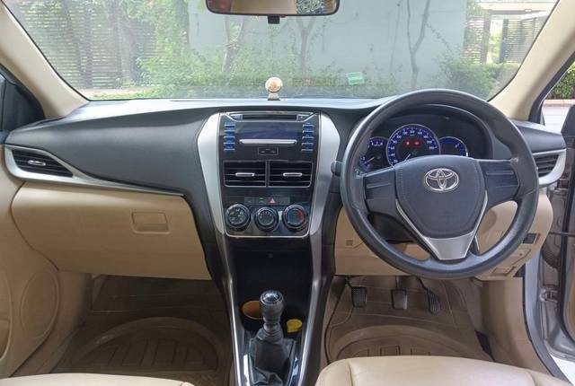 https://images10.gaadi.com/usedcar_image/2AC3C9B1-9CCE-4D48-A2A3-E72A95B27A43/original/e1216508-9e7e-4c3e-8106-feec8a62b1ea.jpg?imwidth=6400