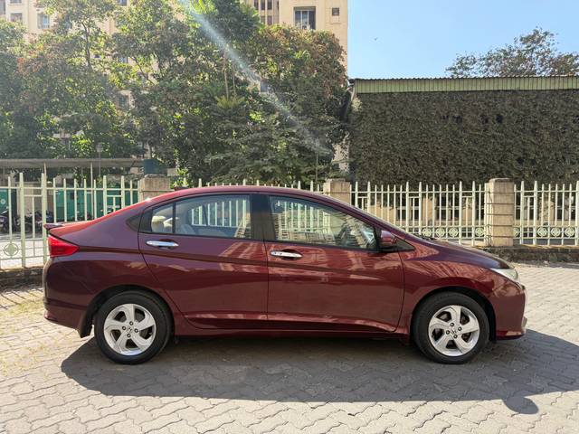 https://images10.gaadi.com/usedcar_image/2E9B8679-AFA3-42C7-A73A-A4A8F4C481A8/original/076e8ee4-08e4-4093-9549-e643d410ece9.jpg?imwidth=6401