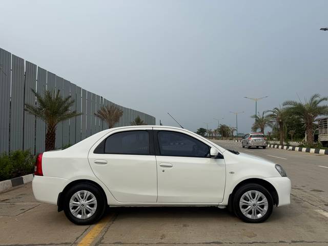 https://images10.gaadi.com/usedcar_image/2E9B8679-AFA3-42C7-A73A-A4A8F4C481A8/original/58f13956-b575-4a71-8a0b-867c0010bd6e.jpg?imwidth=6401