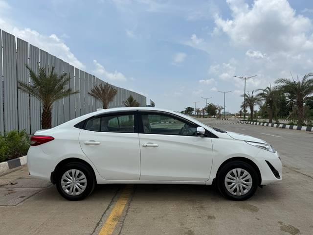 https://images10.gaadi.com/usedcar_image/2E9B8679-AFA3-42C7-A73A-A4A8F4C481A8/original/70bd4d0c-5c87-4671-b7f0-faf9a0c5581e.jpg?imwidth=6401