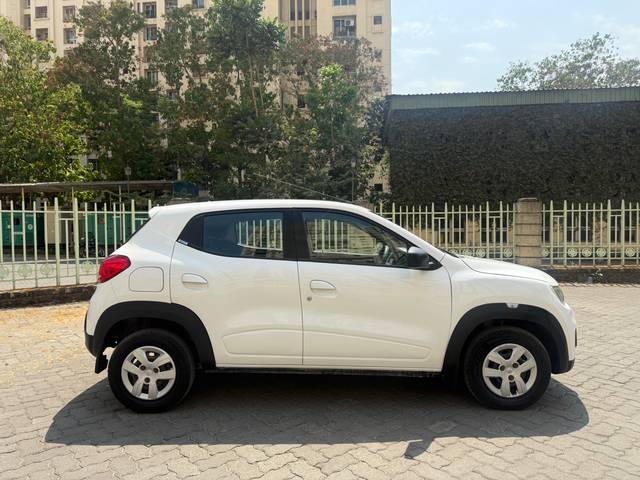 https://images10.gaadi.com/usedcar_image/2E9B8679-AFA3-42C7-A73A-A4A8F4C481A8/original/c373c921-9996-4ea2-9099-df372c9efc75.jpg?imwidth=6401
