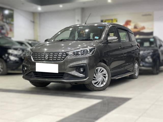 https://images10.gaadi.com/usedcar_image/3002922/original/processed_89d5d1f397d72b2e0bc5a0ddf955590b.jpg?imwidth=6402