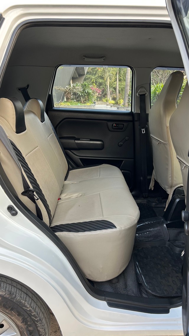 Second-hand 2022 Maruti Wagon R CNG LXI for sale in Indore-10