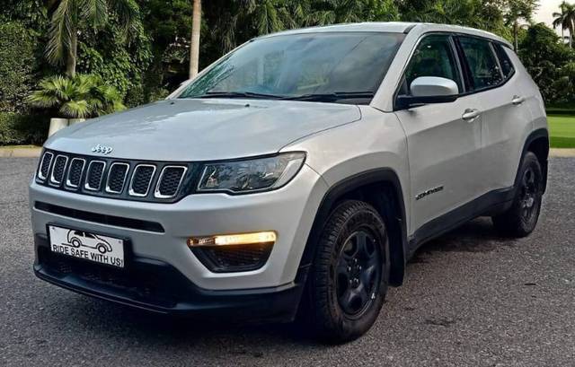 https://images10.gaadi.com/usedcar_image/3224938/original/e639bd92a9a61fb237459143102ca22f.jpg?imwidth=6401