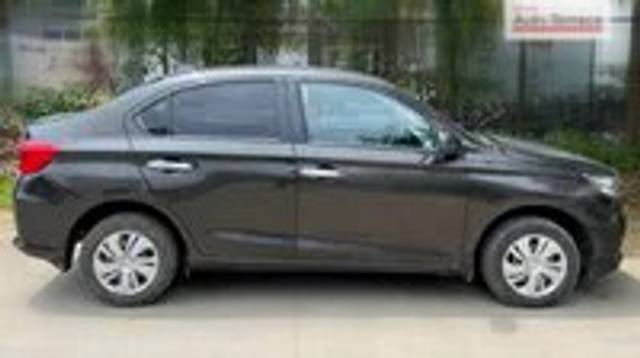 https://images10.gaadi.com/usedcar_image/3236282/original/img3236282__replace_img_657818b268bd1_1702369458.png?imwidth=6400