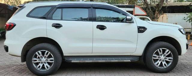 https://images10.gaadi.com/usedcar_image/3251168/original/usedcar_photo_6224154374029029604_y_17211665994908_1665994940_adbb4d17-4c15-4ef5-affa-67b274d53683_5f882add-7321-4412-b803-faa41ba630db.jpg?imwidth=6401