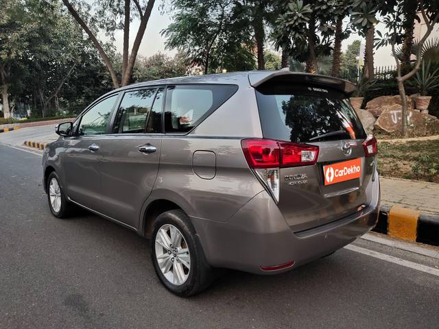 https://images10.gaadi.com/usedcar_image/3311674/original/used_car_2651131_1672318149_e15edb38-62c4-40e4-87bc-b8110f030d9b.jpg?imwidth=6401