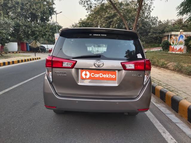 https://images10.gaadi.com/usedcar_image/3311674/original/used_car_2651131_1672318151_e15edb38-62c4-40e4-87bc-b8110f030d9b.jpg?imwidth=6400