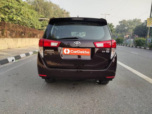 https://images10.gaadi.com/usedcar_image/3312625/original/used_car_2651946_1672402733_7473a24f-9f43-42d2-b478-814e3df9a89a.jpg?imwidth=6402