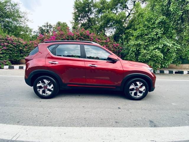 https://images10.gaadi.com/usedcar_image/3352831/original/used_car_2687445_1675484461_0d2ad0f5-7d1b-4a13-b99c-489918659806.jpg?imwidth=6401