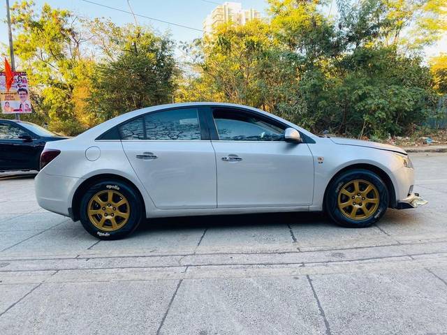https://images10.gaadi.com/usedcar_image/3367820/original/used_car_2699988_1676900735_d07c8ed4-155b-4355-b0ab-e7075b4527ad.jpg?imwidth=6401
