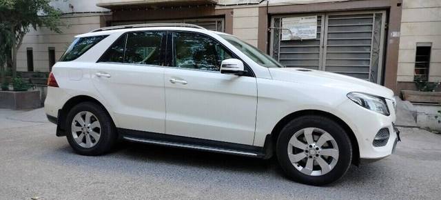 https://images10.gaadi.com/usedcar_image/3370280/original/VCC_IMG_1676285798336_1694483_333_1676285850_e37fb3c8-4cff-4d75-83d8-189034bdc499_34243caa-5eb6-4b3b-a5f6-b5ecdbbb7cf8.jpg?imwidth=6401