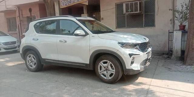 https://images10.gaadi.com/usedcar_image/3372191/original/VCC_IMG_1676530933727_1696008_333_1676531324_d67bf73f-7863-461c-9efb-b3efaa106976.jpg?imwidth=6402