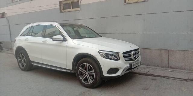 https://images10.gaadi.com/usedcar_image/3372468/original/VCC_IMG_1676617912147_1696710_334_1676618721_9558c67b-ab9d-43aa-8c1f-9605d842fea7_f49f5a2f-9639-4963-aae4-419a8734489d.jpg?imwidth=6401