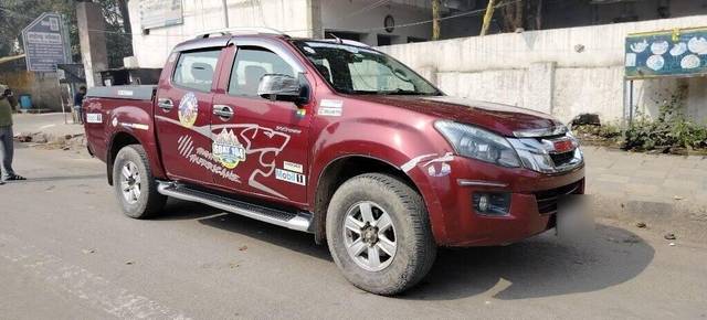 https://images10.gaadi.com/usedcar_image/3372854/original/VCC_1697312_334_1676702066_2854aaf1-5c81-4a91-97e3-8af40d30a17e.jpg?imwidth=6401