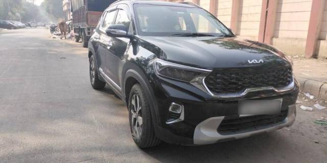 https://images10.gaadi.com/usedcar_image/3373898/original/VCC_1698019_116_1676786010_4c582299-161f-4ef6-818f-b235d4660c6f.jpg?imwidth=6400