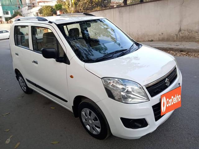 https://images10.gaadi.com/usedcar_image/3376154/original/used_car_2708297_1677303624_3a18bcc3-6c55-482d-861f-ae71b8500056.jpg?imwidth=6400